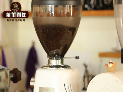 Caffè Americano أمريكانو｜هل حموضة القهوة الأمريكية المثلجة أقل من القهوة الأمريكية الساخنة؟ هل يختلف مذاق وقوام الأمريكية المثلجة عن الساخنة بشكل كبير؟