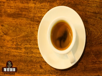 تقنيات استخلاص كريمة الإسبريسو｜هل كريمة القهوة عبارة عن زيوت؟ كيف تُحضّر قهوة سوداء مركّزة بطبقة كريمة باستخدام آلة الإسبريسو أو إبريق الموكا؟