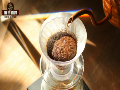 خمس طرق لتحضير القهوة المقطرة مقدمة عن تقنيات وخصائص طريقة تحضير يرغاتشيف الفرق بين وصف نكهة القهوة المقطرة والفرنش بريس وSOE